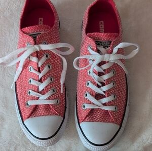 Like new Converse Women's Coral Textured Sneakers